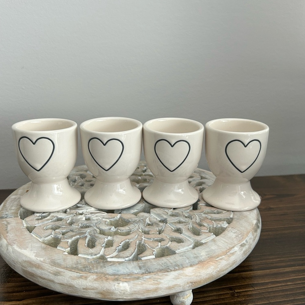 Rae Dunn Set of 4 Heart Egg Cups NIB